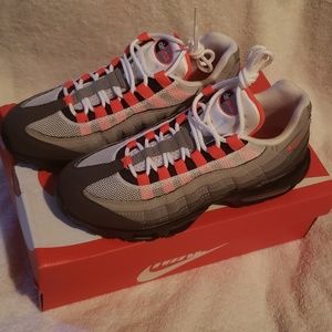 Nike Air Max 95 OG size 8 woman (size 6.5 men)